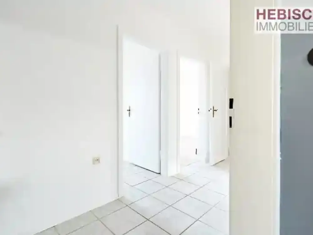 + GEMÜTLICHE 2-ZIMMER-WOHNUNG + BALKON + IN DER CITY +