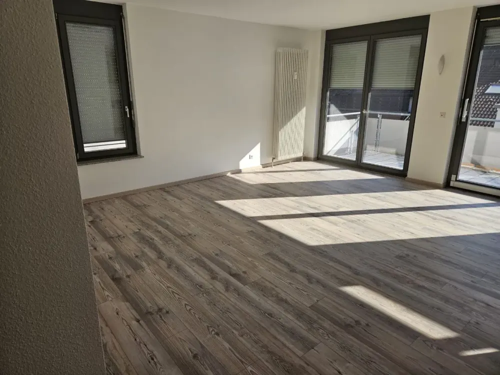 Exklusive 3-Raum-Wohnung mit geh. Innenausstattung mit Balkon und EBK, mit TG Stellplatz