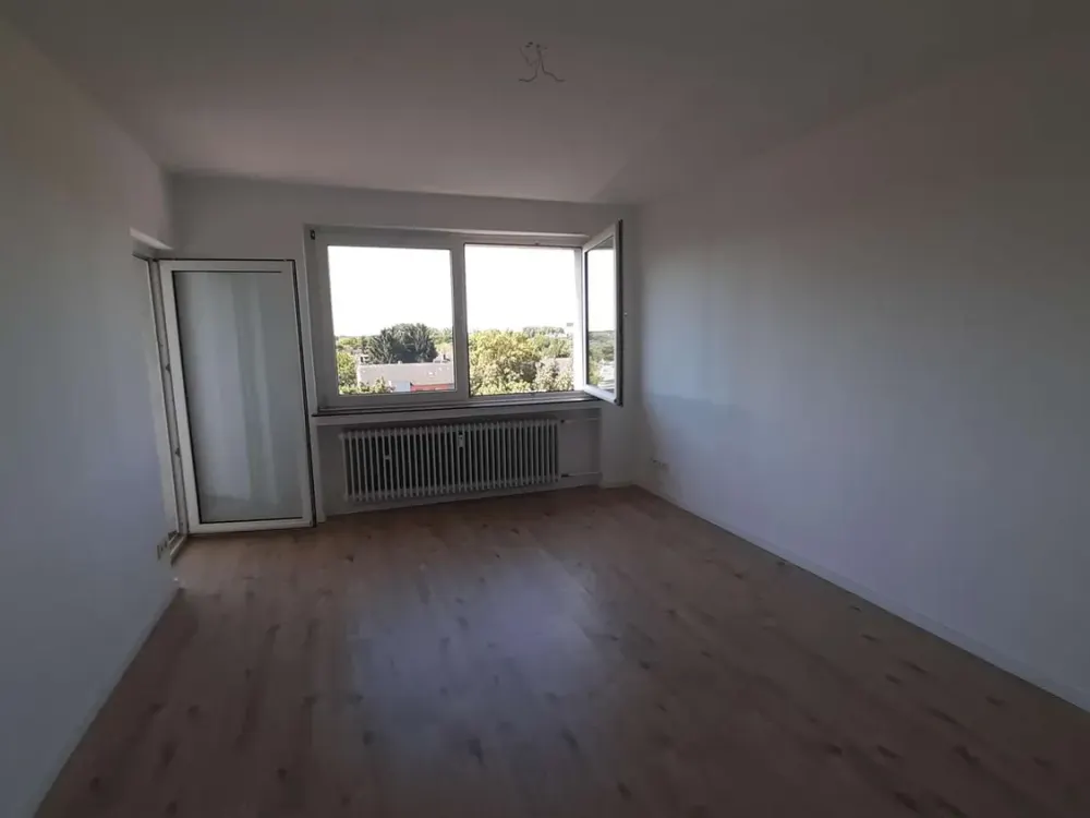 Bayrische Str. 220- Schöne und helle 2 Zi.- Whg. ab sofort zu vermieten