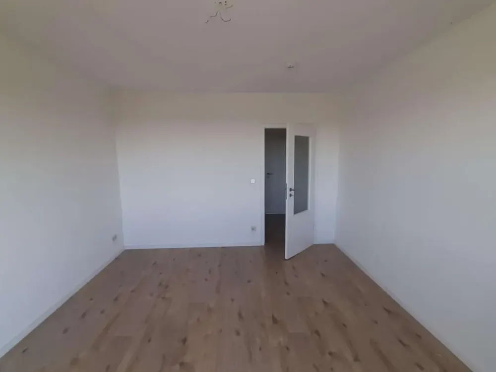 Bayrische Str. 220- Schöne und helle 2 Zi.- Whg. ab sofort zu vermieten