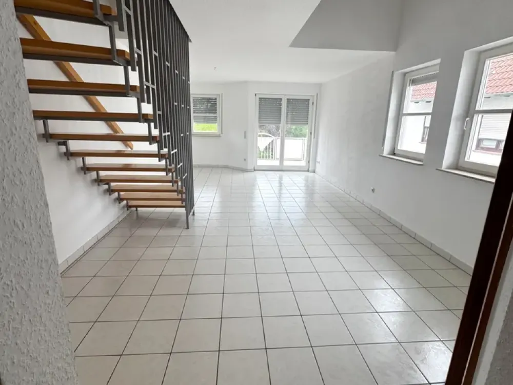 4-Zimmer-Maisonette-Wohnung mit Galerie und West-Terrasse in Rodgau