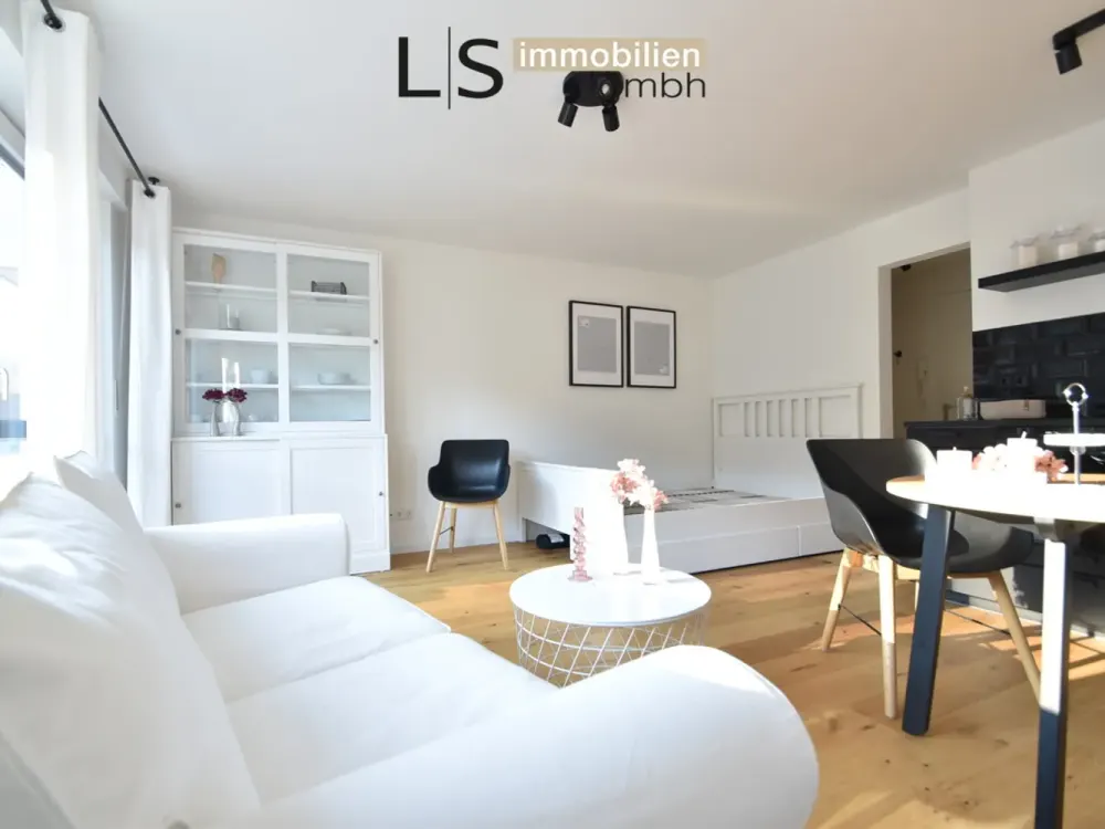 *Exklusives Apartment - vollständig möbliert, mit Balkon & Stellplatz!*