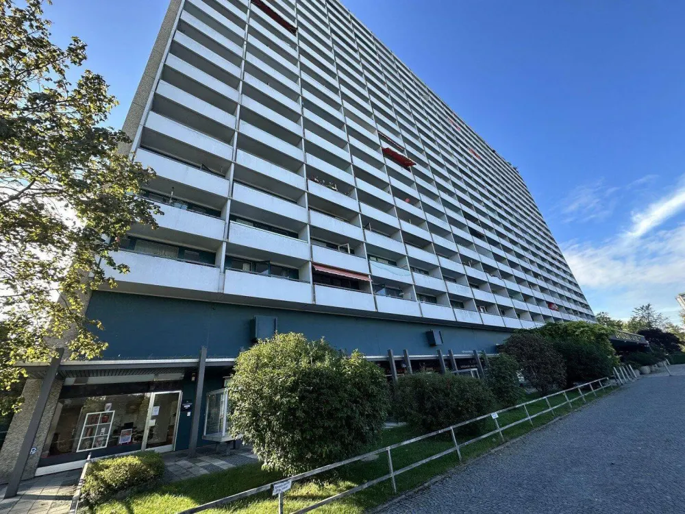 Großes möbliertes 1-Zimmer Apartment mit Balkon in München-Solln ab 01.04.2026 zu vermieten