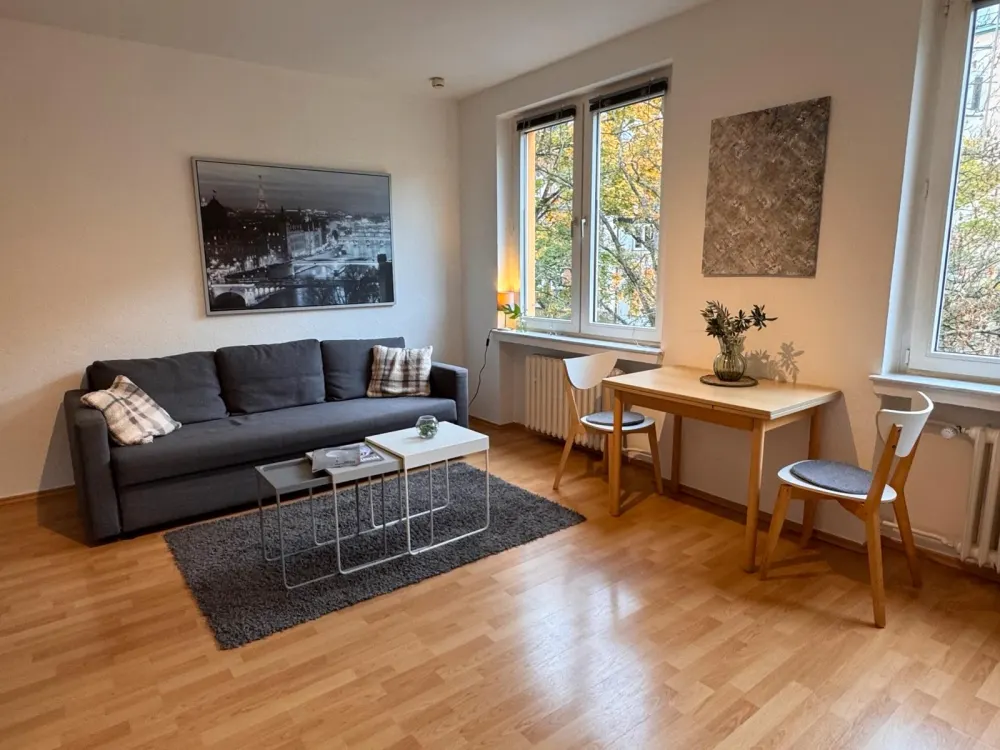 Modern möbliertes Apartment in Pempelfort