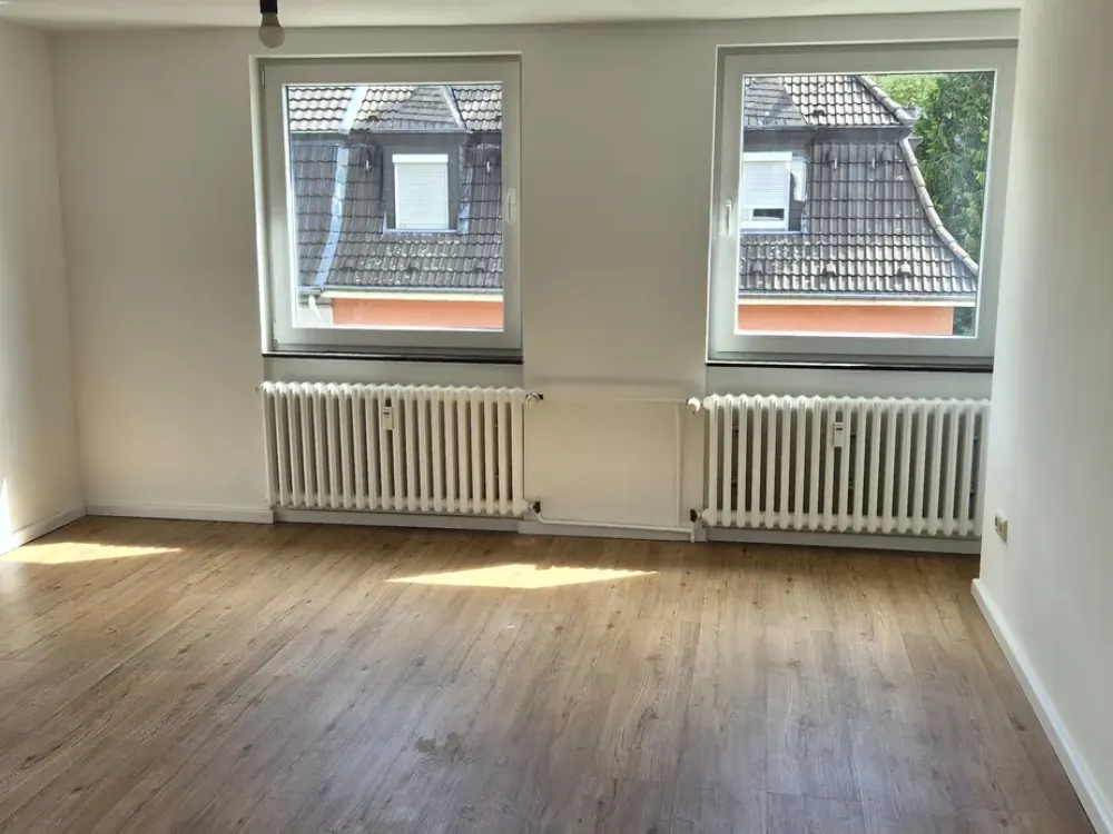 Helle 2 Zimmer Wohnung mit Einbauküche mitten in Merheim
