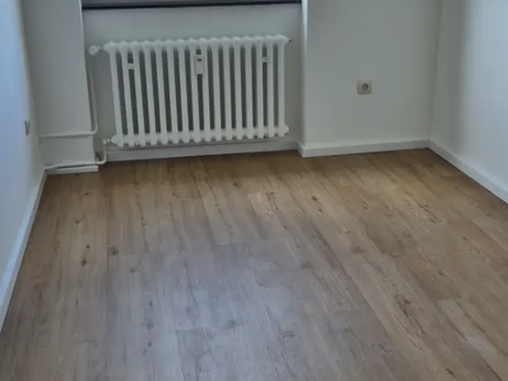 Helle 2 Zimmer Wohnung mit Einbauküche mitten in Merheim