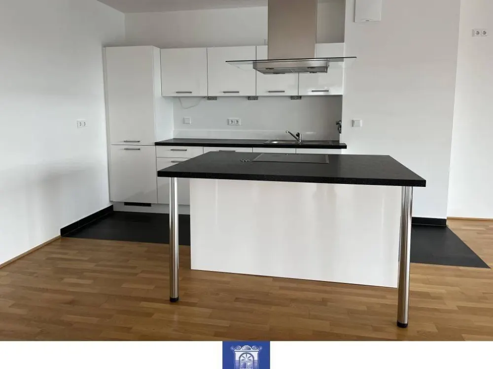 Stilvolle Wohnung mit viel Platz, zwei Bädern und umlaufender Terrasse!