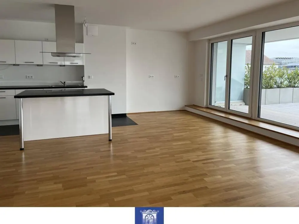 Stilvolle Wohnung mit viel Platz, zwei Bädern und umlaufender Terrasse!