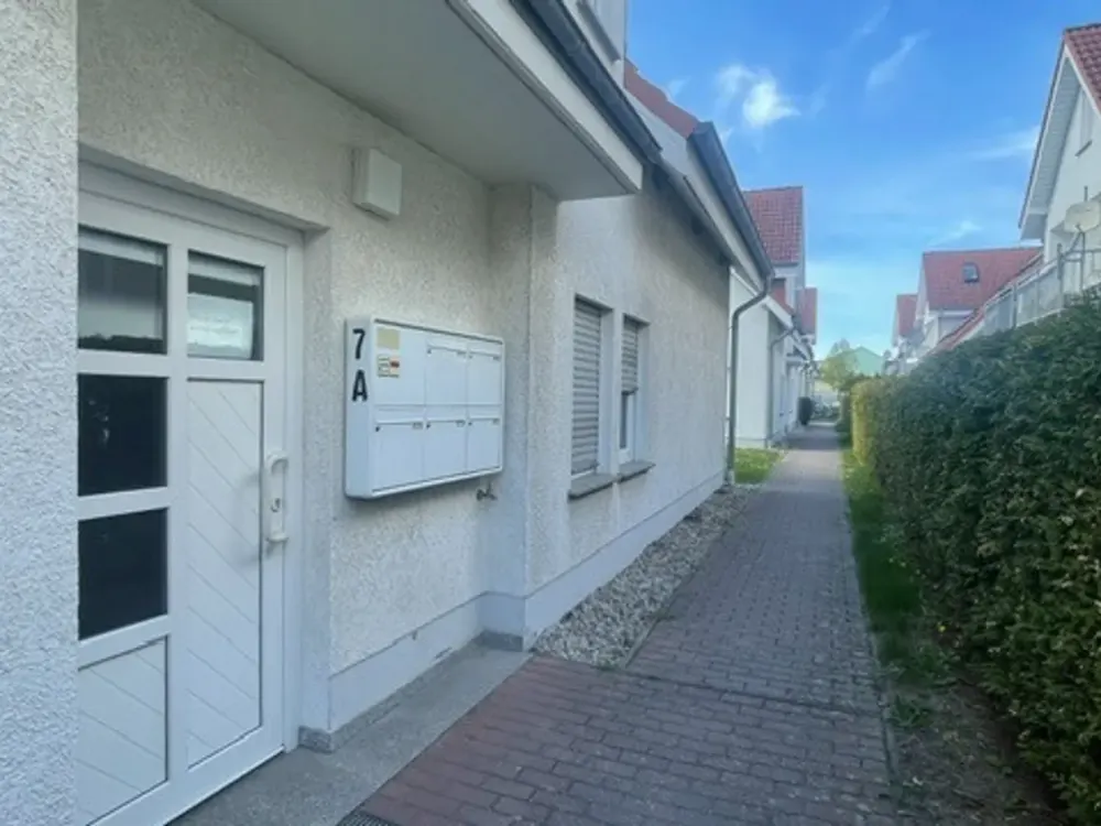 Helle Dachgeschosswohnung mit großzügigem Abstellraum im 2. Obergeschoss (DG)