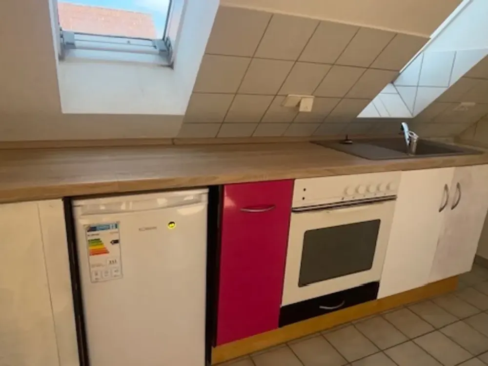 Helle Dachgeschosswohnung mit großzügigem Abstellraum im 2. Obergeschoss (DG)