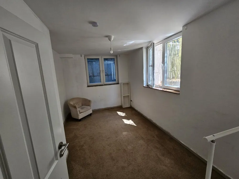 Helle 2-Zimmer-Kellerwohnung mit Fußbodenheizung, 53 m², Köln-Sür
