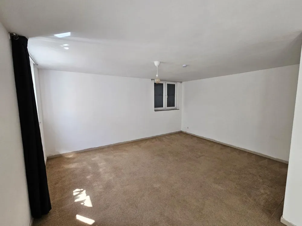 Helle 2-Zimmer-Kellerwohnung mit Fußbodenheizung, 53 m², Köln-Sür