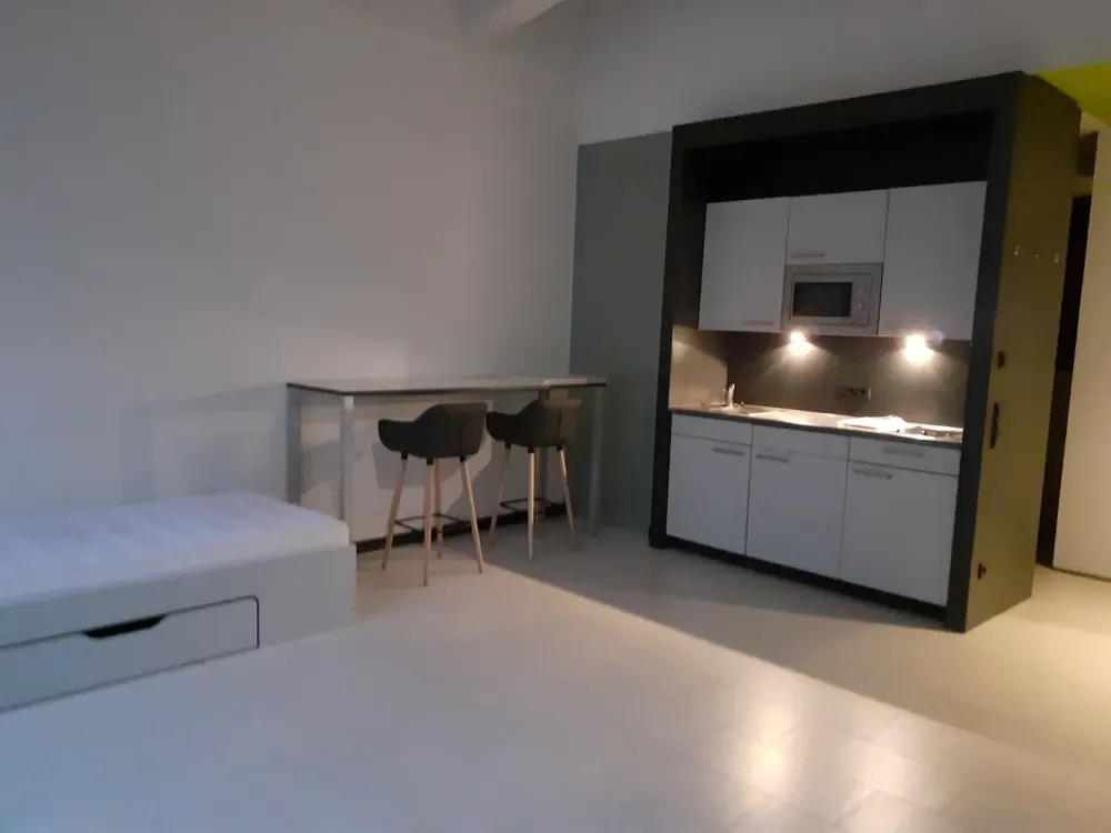 Möbliertes Apartment in zentraler Lage, sucht neuen Mieter