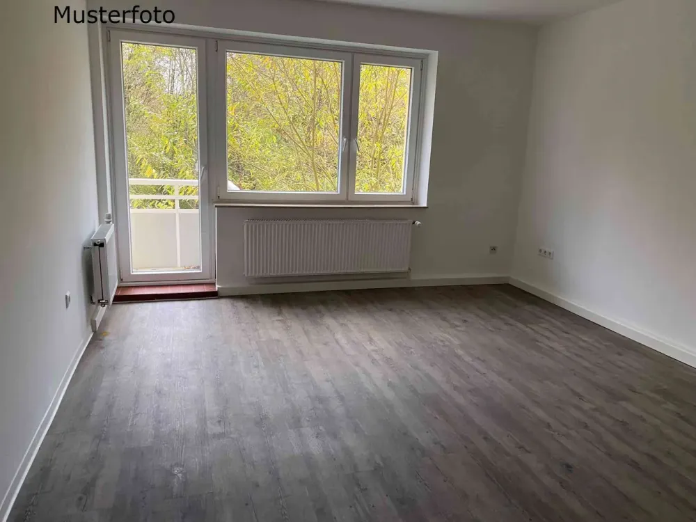 Renovierte 3-Zimmer-Wohnung mit Balkon