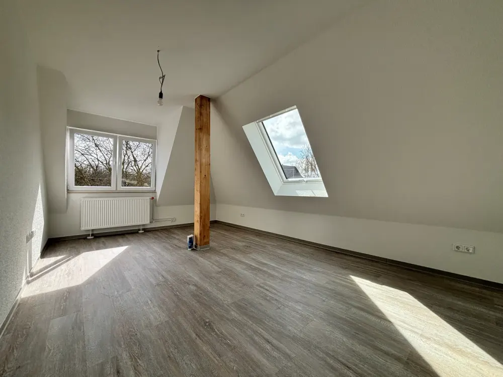 Neu! Moderne 2-Zimmer-Dachgeschosswohnung in ruhiger Waldrandlage, Erstbezug