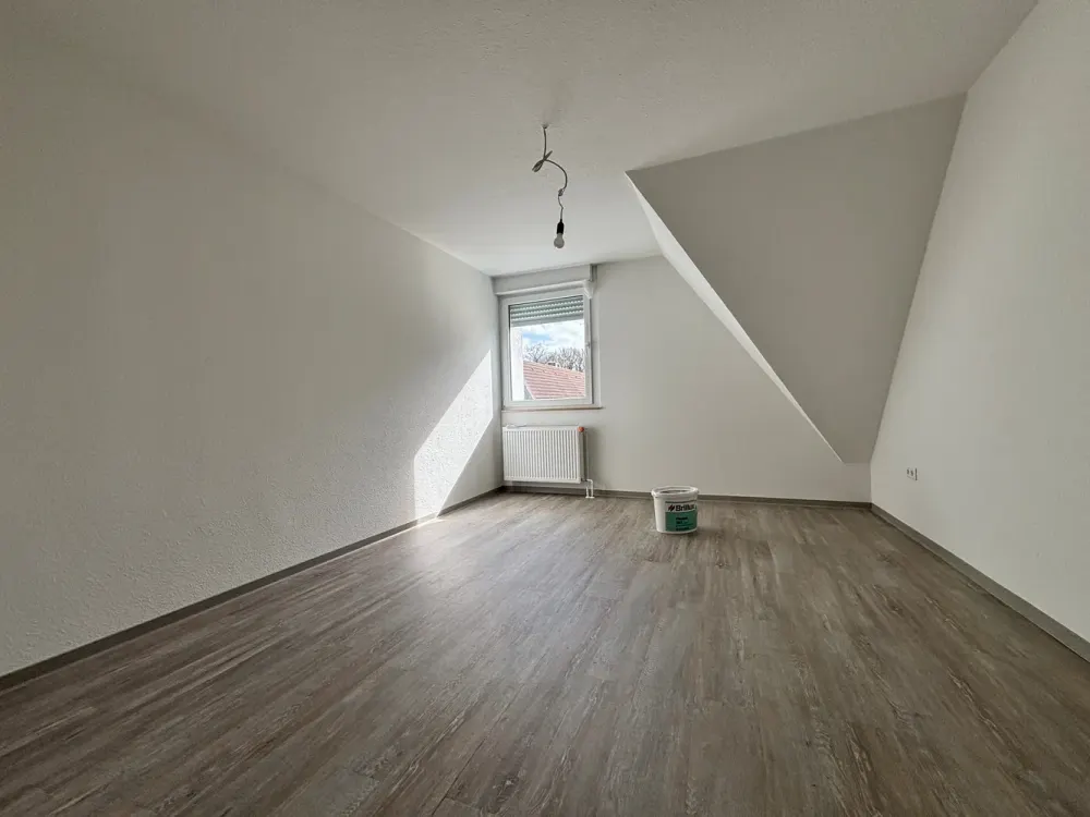 Neu! Moderne 2-Zimmer-Dachgeschosswohnung in ruhiger Waldrandlage, Erstbezug