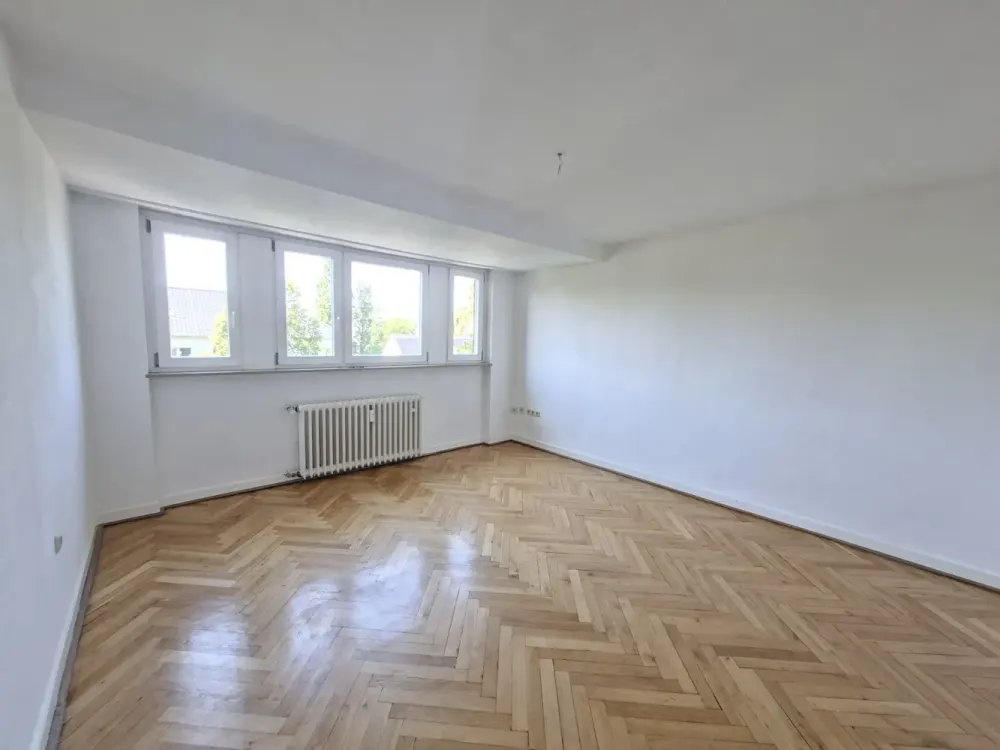 Schöne 3-Zimmer Dachgeschoss-Wohnung mit Parkettboden in Düsseltal