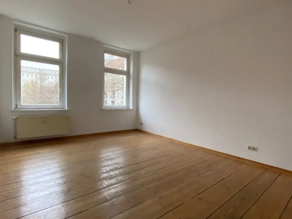 3-Room Old Building Apartment in Boxhagener Kiez!