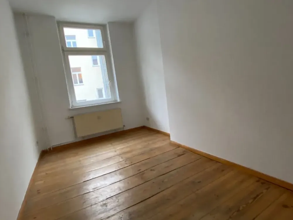 3-Room Old Building Apartment in Boxhagener Kiez!