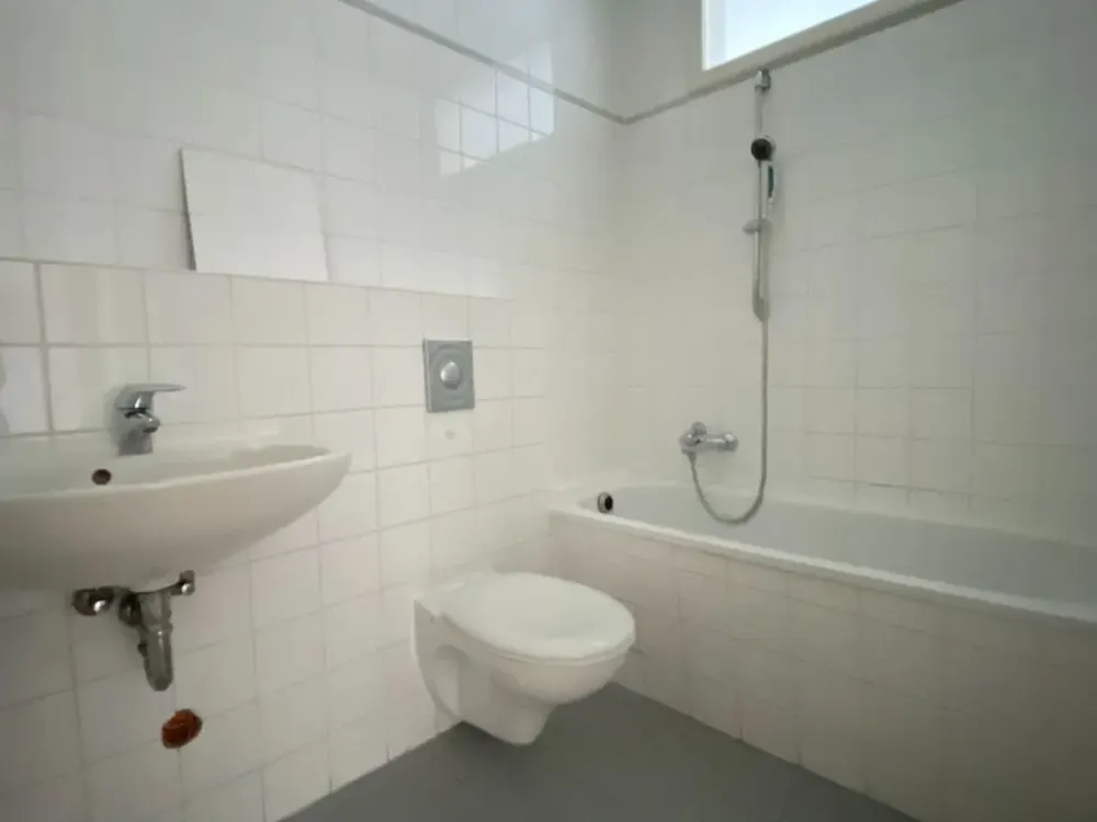 3-Room Old Building Apartment in Boxhagener Kiez!