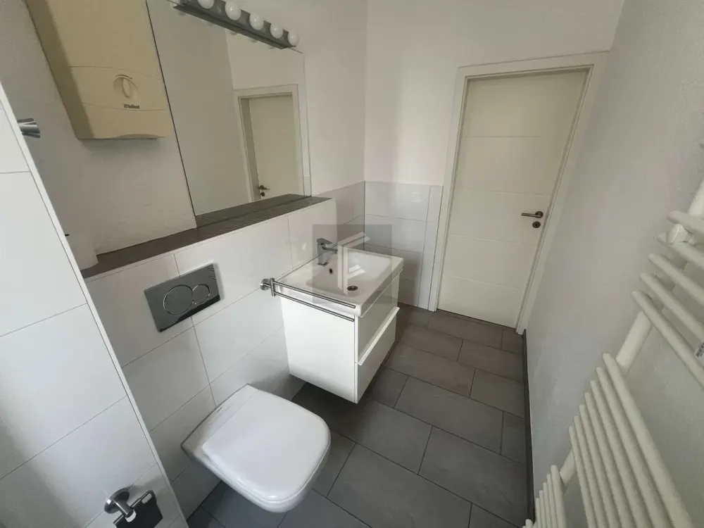 Modernisierte 1-Zimmer-Wohnung mit separater Wohnküche in Krefeld