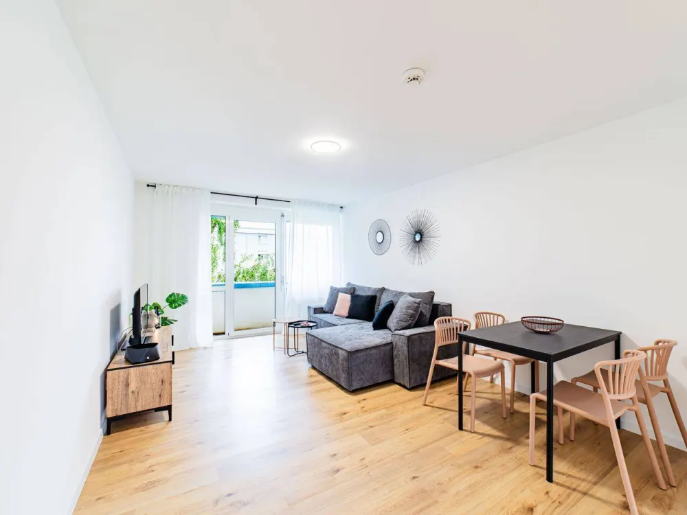 Sanierte & Möblierte 2-Zimmer-Wohnung mit Balkon - Miete all inclusive