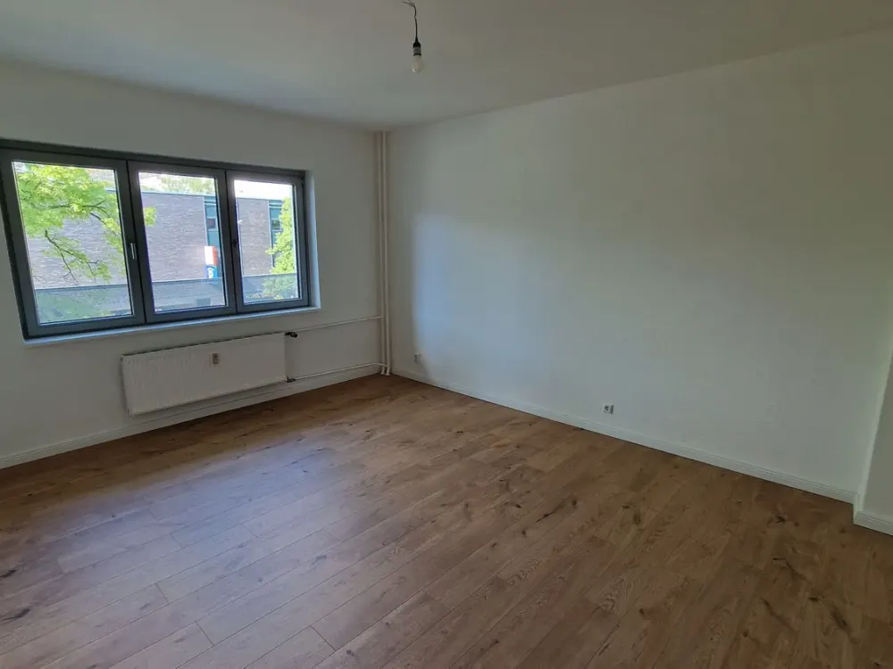 Helle 3-Zimmer-Wohnung mit Balkon in Berlin-Wedding