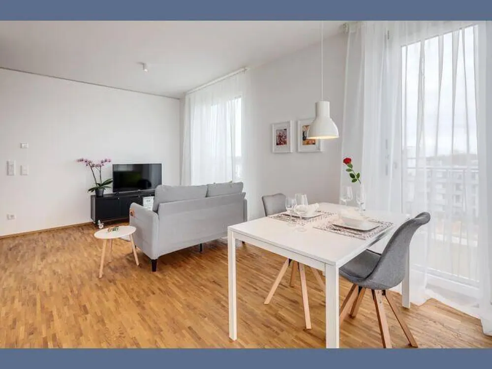 Möbliert: Möblierte 2-Zimmer Wohnung in Altperlach