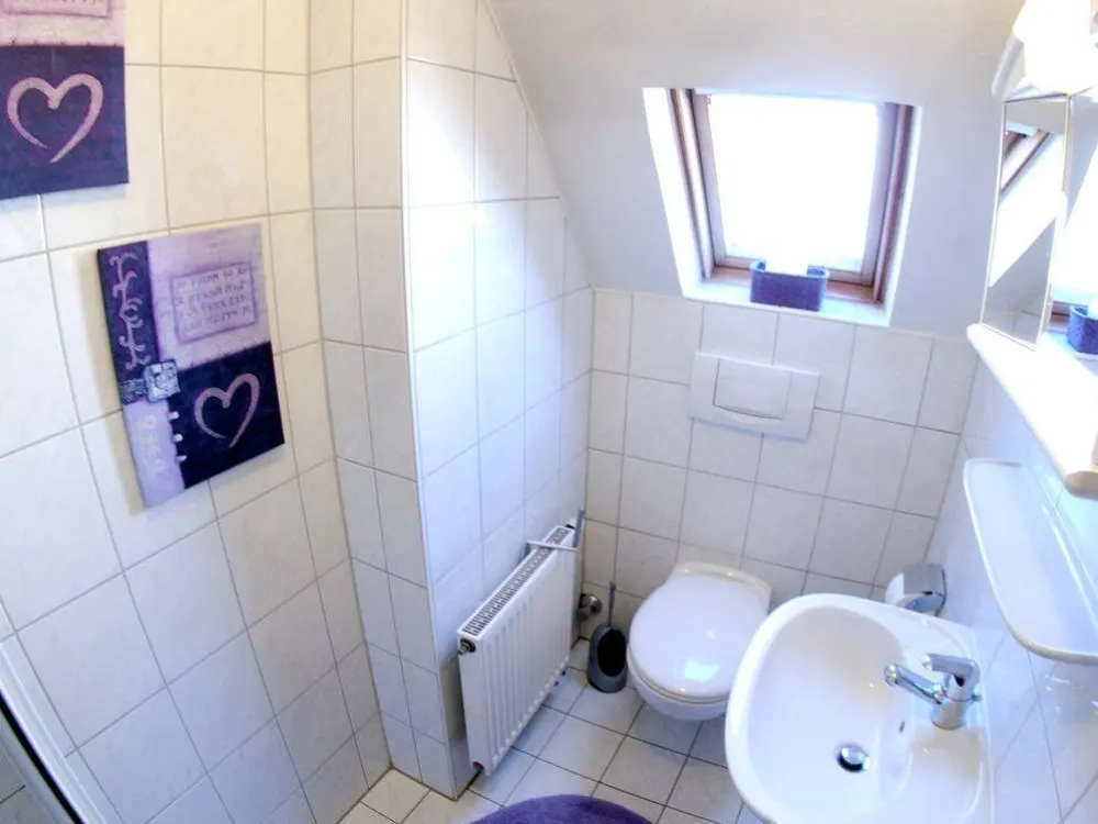 44m² 3 Zimmer Dachgeschoss-Wohnung in Karlsruhe-Neureut