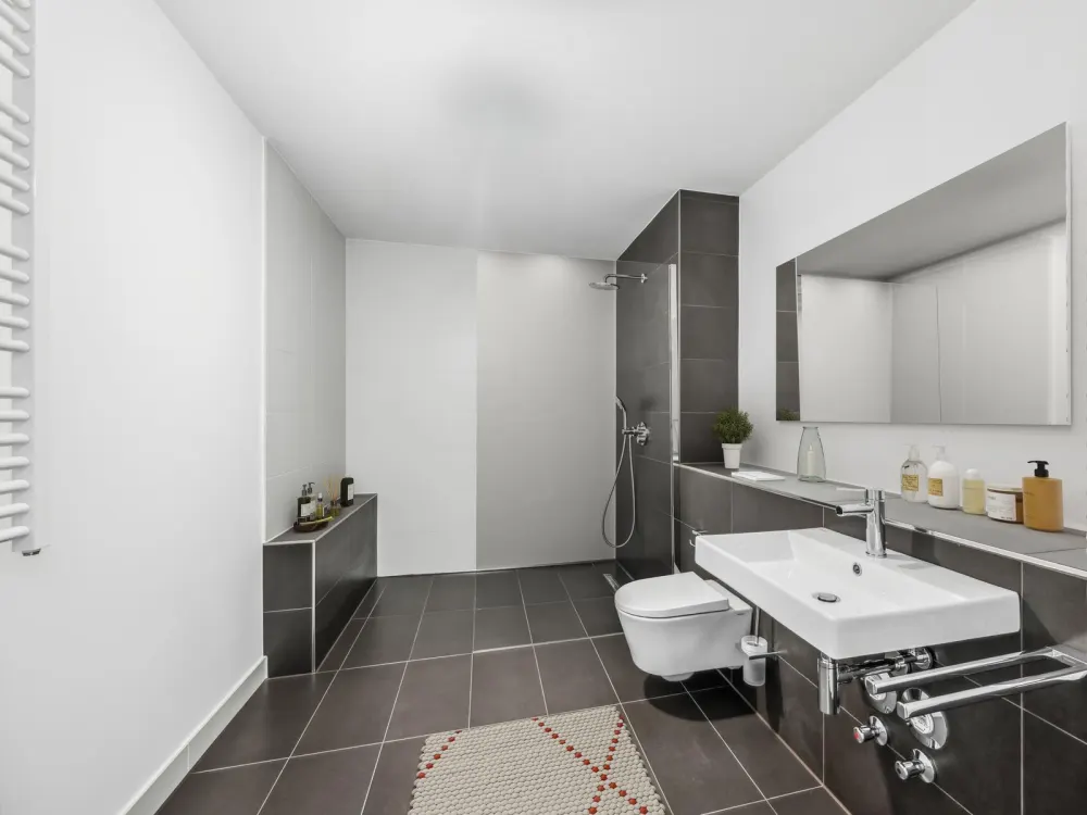 Live Central, Komfortables 3-Zimmer-Apartment mit Loggia und Balkon in den Colonnades