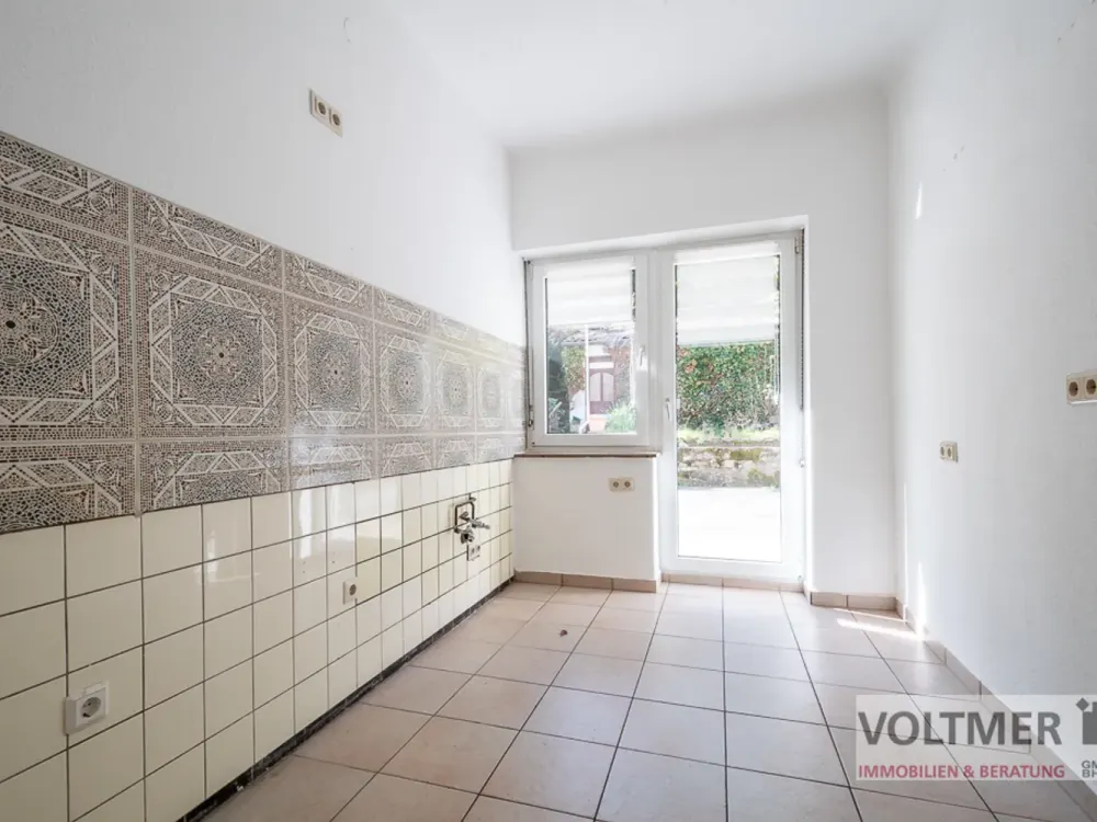 GERÄUMIG - helle 4-Zimmer-Wohnung mit Terrasse, Gartenanteil und Garage in Saarbrücken!