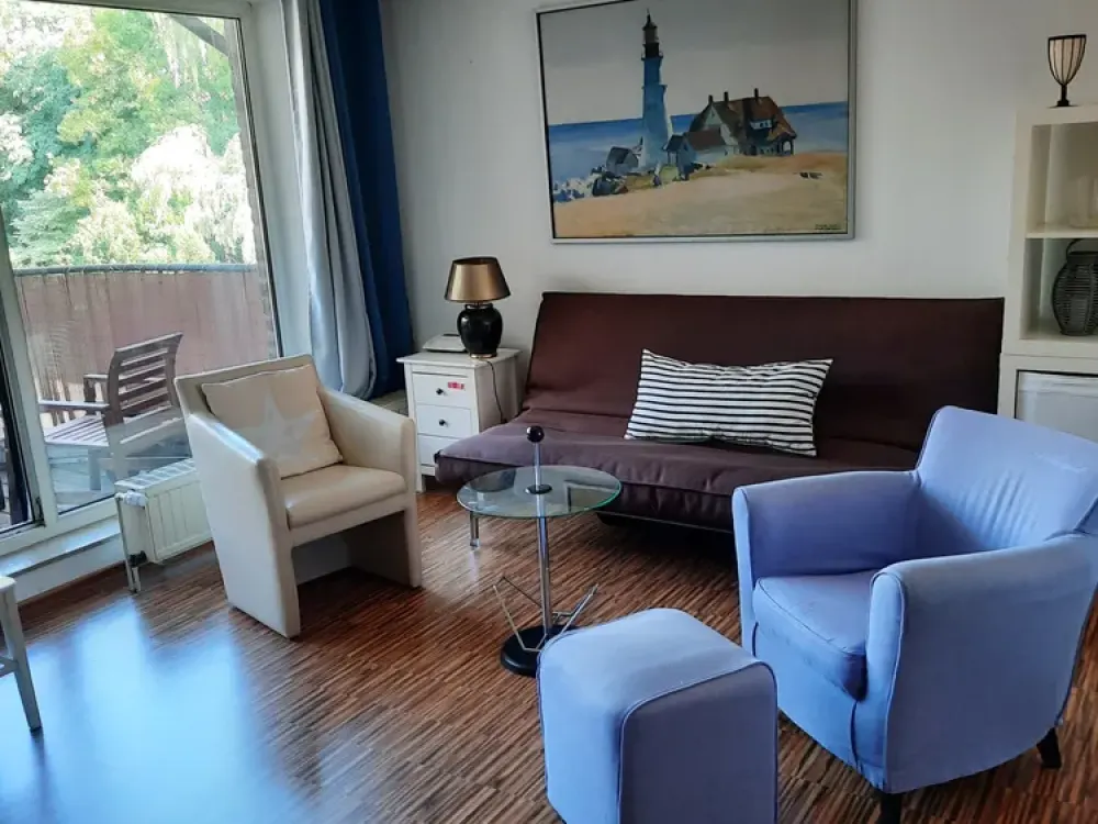 Schönes möbliertes Apartment mit Balkon und EBK für Berufspendler