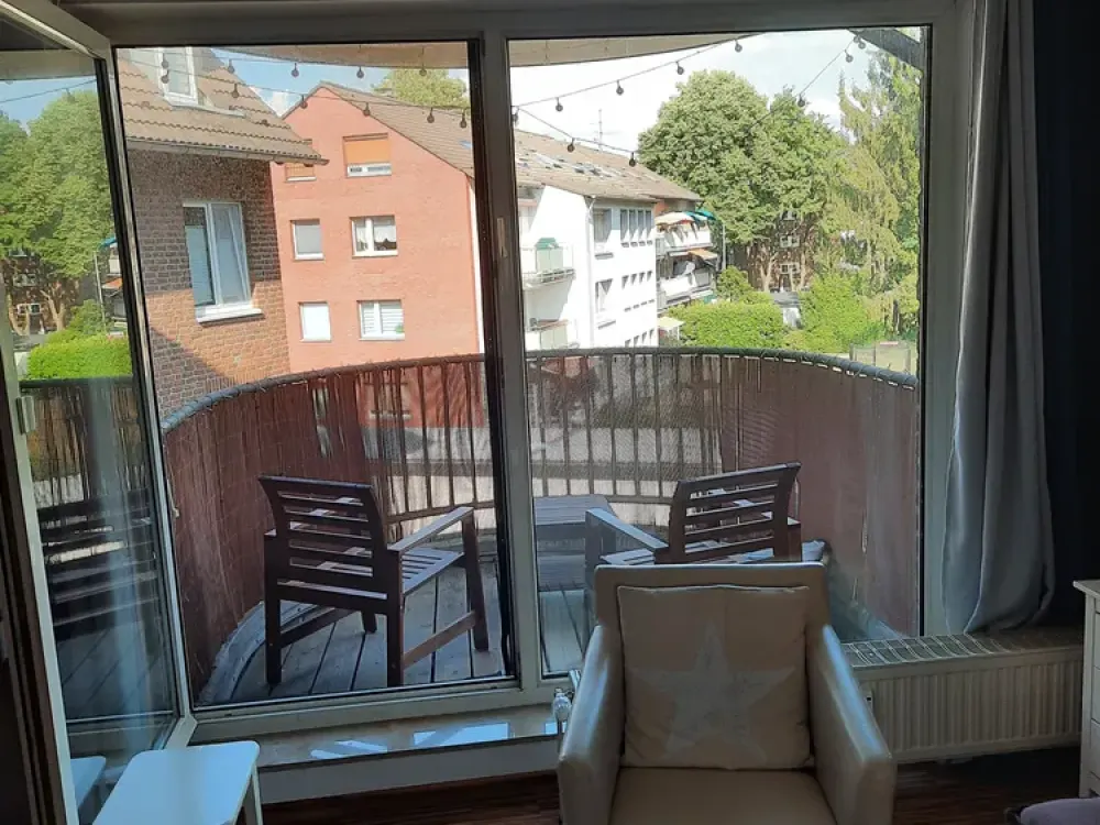 Schönes möbliertes Apartment mit Balkon und EBK für Berufspendler