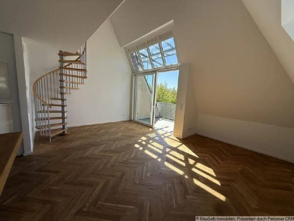 DG-Maisonette-Wohnung mit Dachterrasse und EBK