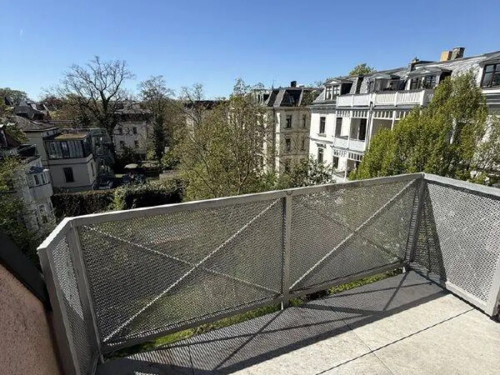 DG-Maisonette-Wohnung mit Dachterrasse und EBK