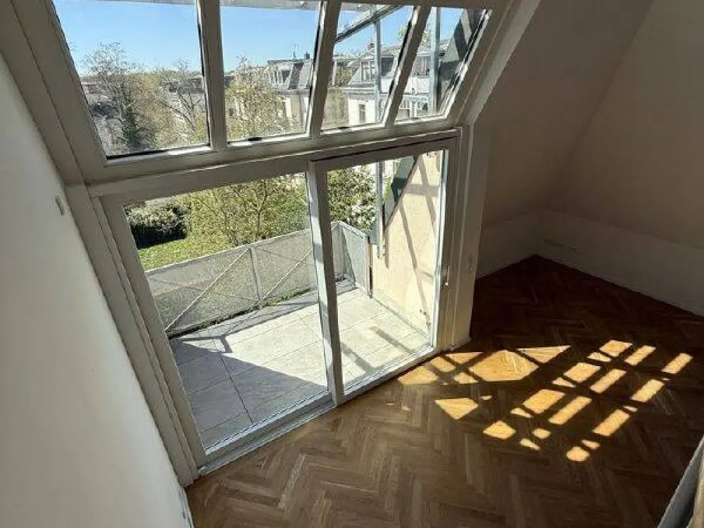DG-Maisonette-Wohnung mit Dachterrasse und EBK