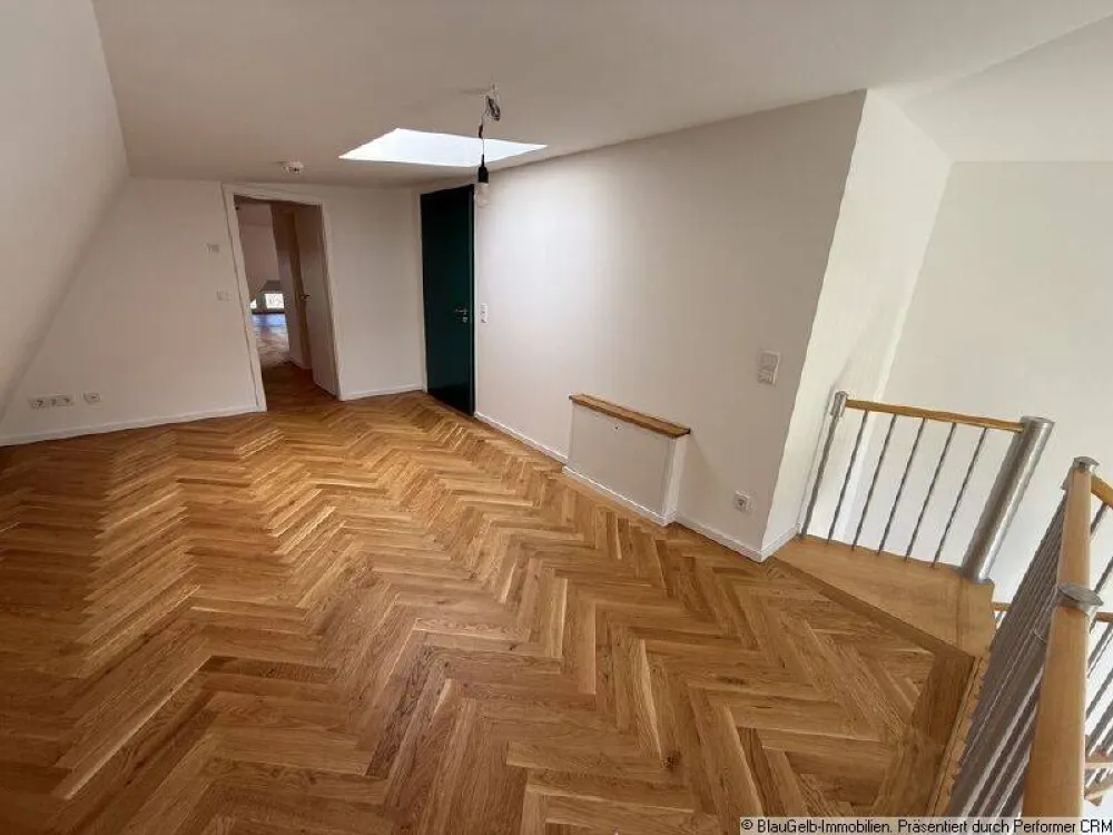DG-Maisonette-Wohnung mit Dachterrasse und EBK
