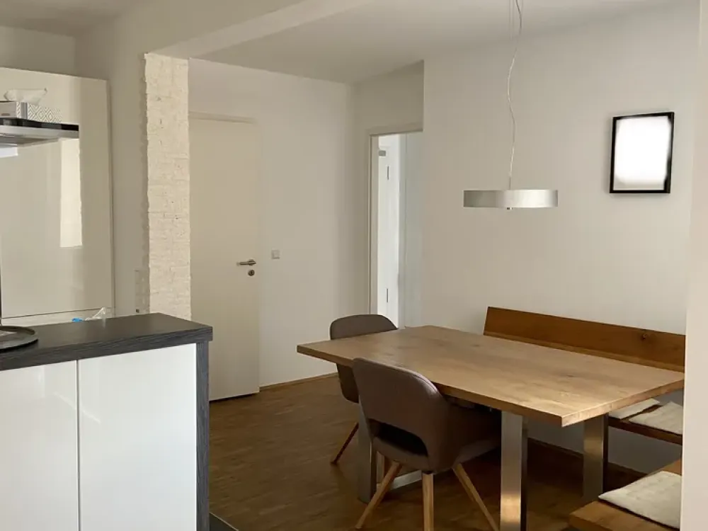 Stilvolle, neuwertige, teilmöbl. 3,5-Zimmer-Terrassenwohnung mit Einbauküche in Sulzbach