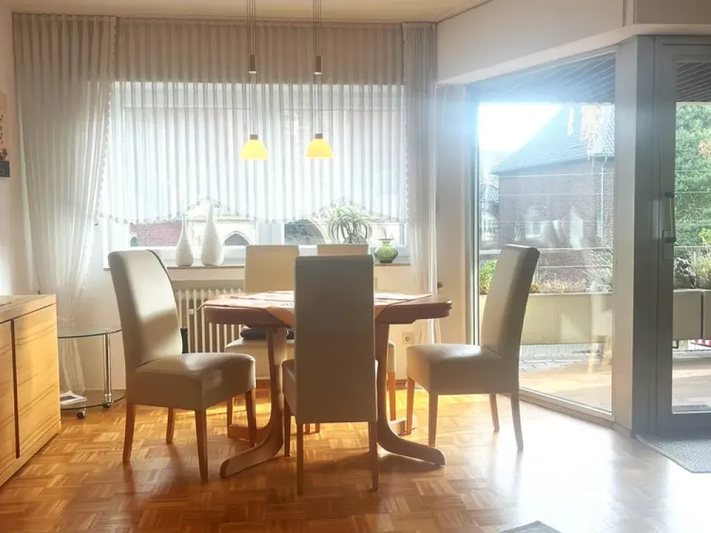 Beautiful, Fully Furnished 2-Room Apartment (70 m²) with Balcony, Krefeld-Bockum