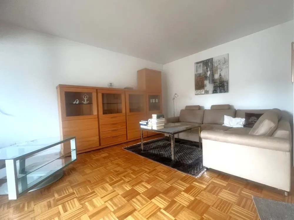 Beautiful, Fully Furnished 2-Room Apartment (70 m²) with Balcony, Krefeld-Bockum