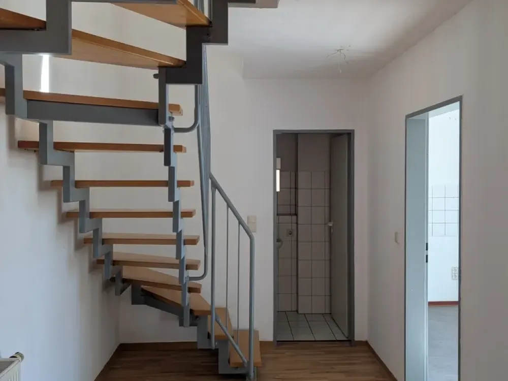 Schöne helle 4 Zimmer Wohnung über 2 Ebenen
