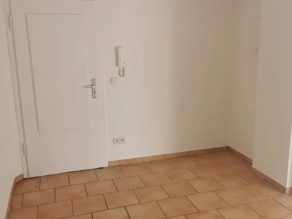 +++ HELLE 3 ZIMMER WOHNUNG IN ZENTRALER LAGE +++
