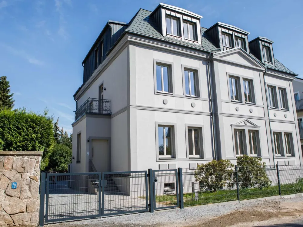 Luxuriöse 4-Raum-Wohnung in Villenlage von Radebeul