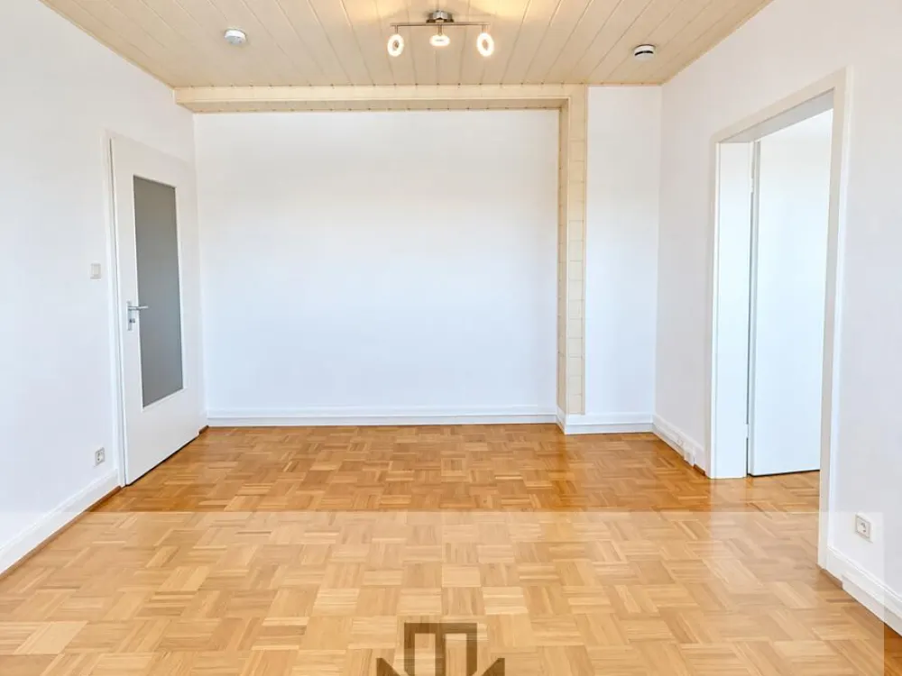 Zentral wohnen in Bad Homburg 2-Zimmer-Wohnung im DG zu vermieten!!
