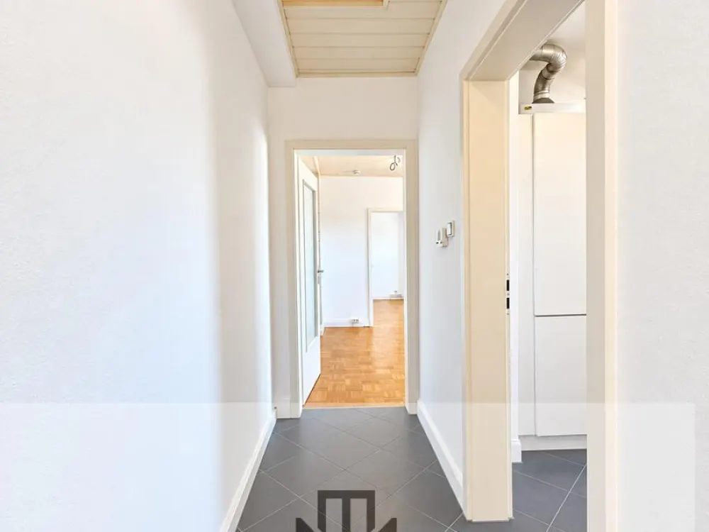 Zentral wohnen in Bad Homburg 2-Zimmer-Wohnung im DG zu vermieten!!