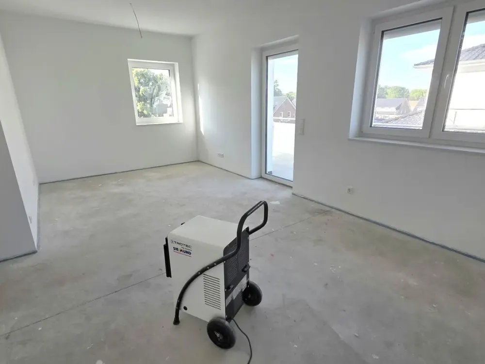 Ideal for the modern single household! Small but fine new-build apartment with balcony and elevator!