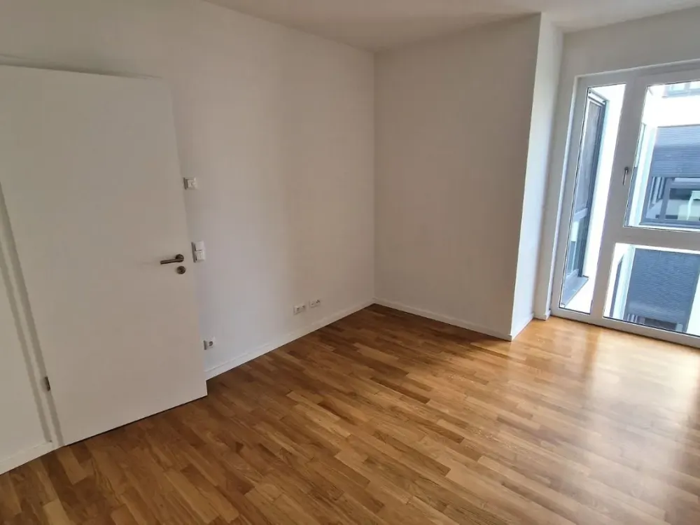 Neubauwohnung nahe Tierpark Dusch- und Wannenbad/Balkon/EBK/Fußbodenheizung