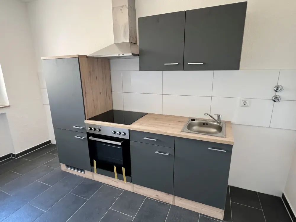 Mit Einbauküche! Geräumige 2 Zimmerwohnung mit Balkon