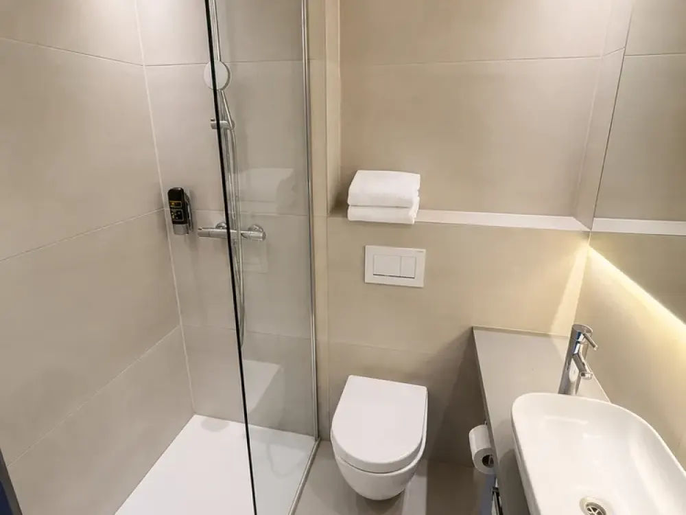 Hotel atmosphere: fully furnished former hotel room in Karlsruhe for rent.