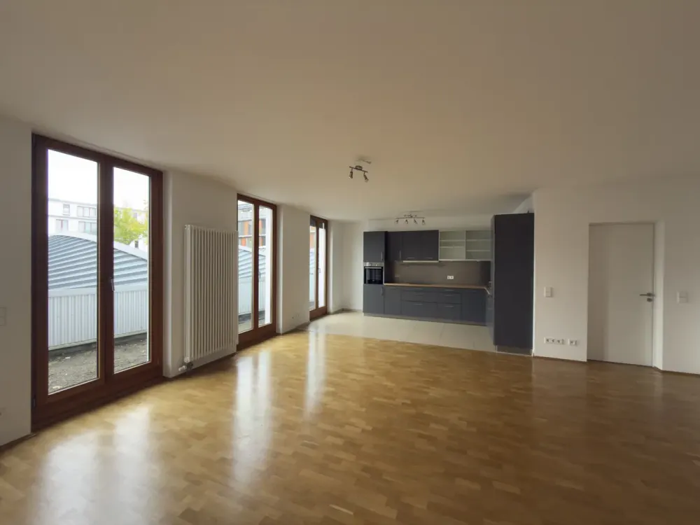 Riedberg: Helle 2-Zimmer-Penthousewohnung mit großer Terrasse